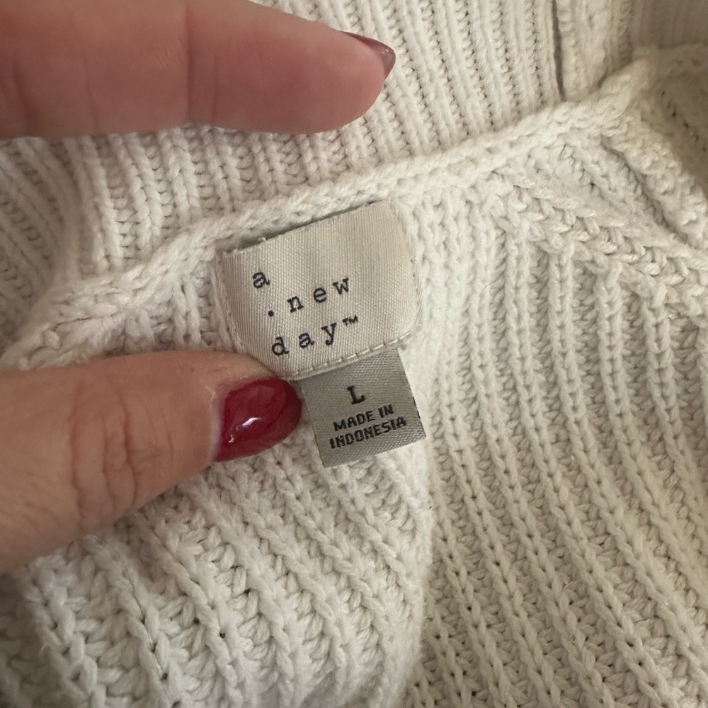 A New Day Women's Cream Cable Knit Sweater Size Large - Picture 2 of 2